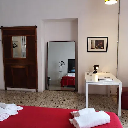 Primopiano Bed & Art Bed and breakfast *