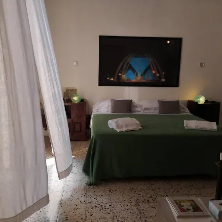 Primopiano Bed & Art Bed and breakfast