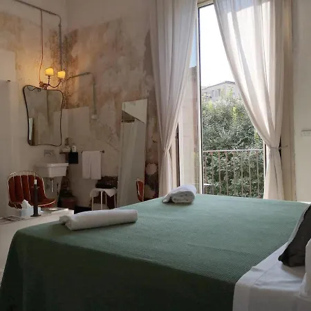 Primopiano Bed & Art Bed and breakfast